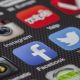 Redes sociais são mostradas em uma tela de aparelho celular